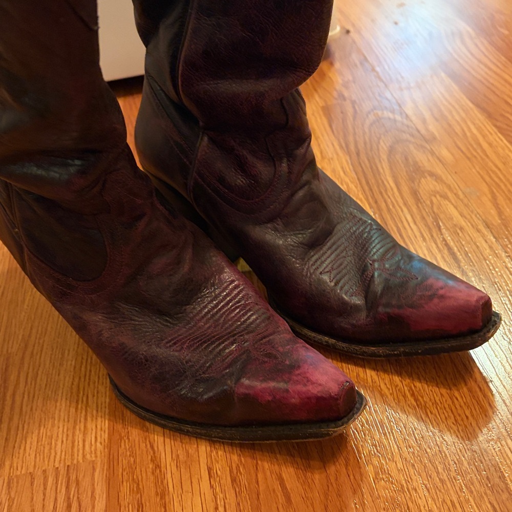 Gorgeous Purple Leather Cowboy Boots